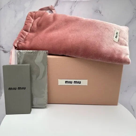 New MIU MIU Sunglasses - Picture 10 of 16